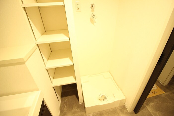 物件内観写真16　(洗濯機置場)