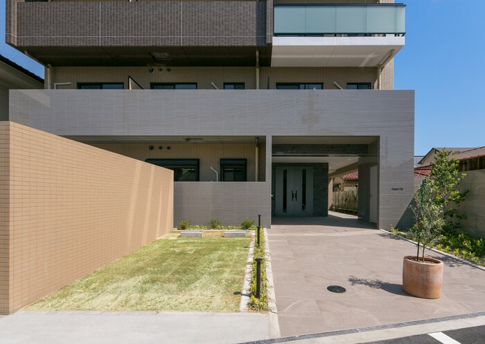 物件外観写真6　(駐車場)