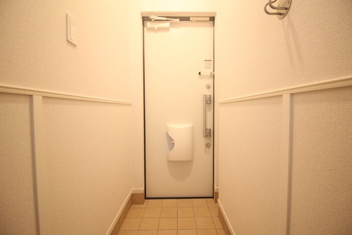 物件内観写真15　(玄関)