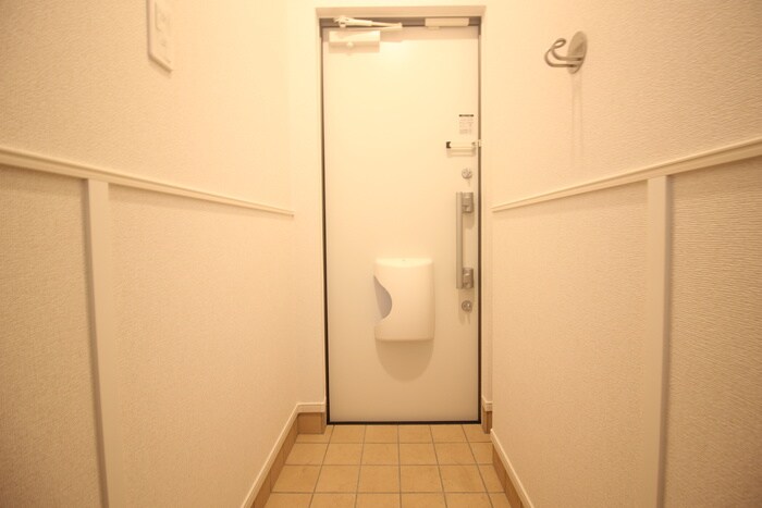 物件内観写真15　(玄関)