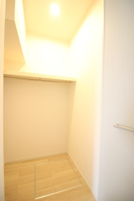 物件内観写真16　(収納)