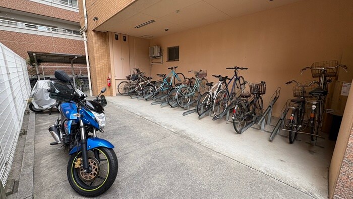 物件外観写真6　(駐輪場)