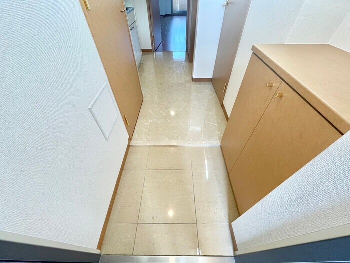 物件内観写真15　(玄関)