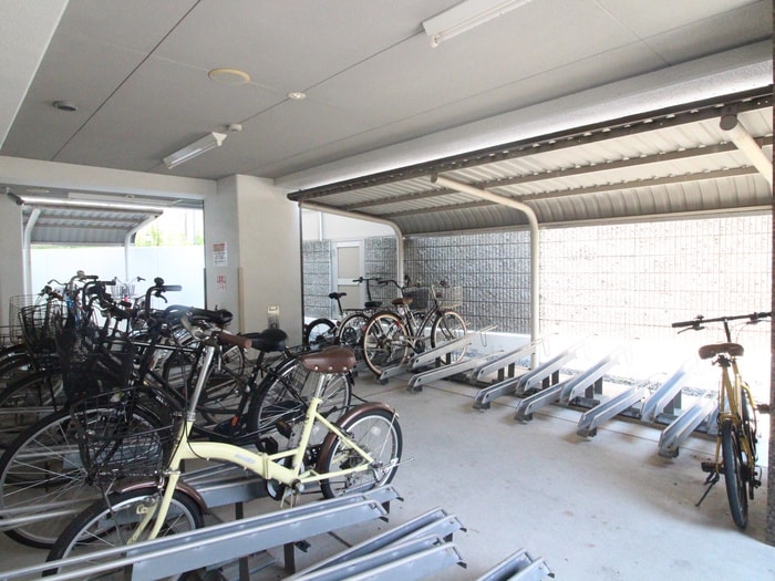 物件外観写真5　(駐輪場)