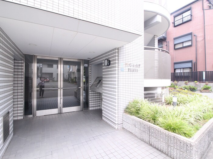 物件外観写真6　(エントランス部分)