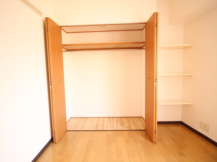 物件内観写真18　(収納)