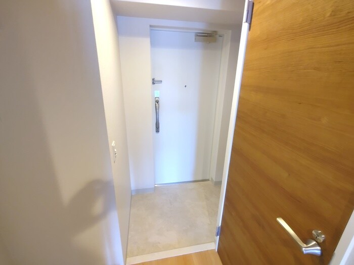 物件内観写真14　(玄関)