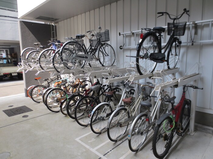 物件外観写真3　(駐輪場)