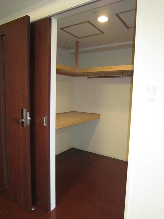 物件内観写真10　(収納)