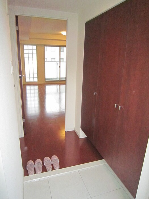 物件内観写真15　(玄関)