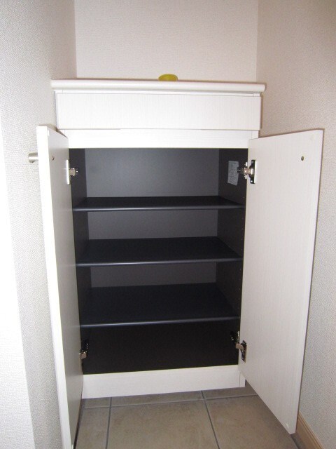 物件内観写真15　(玄関)