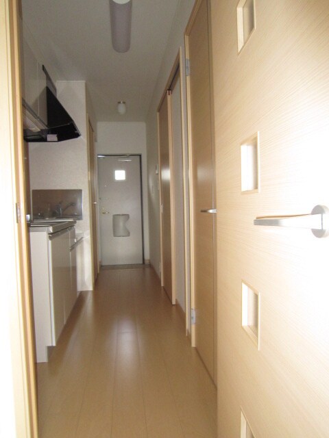 物件内観写真16　(廊下)