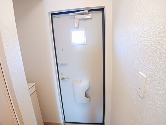 物件内観写真17　(玄関)
