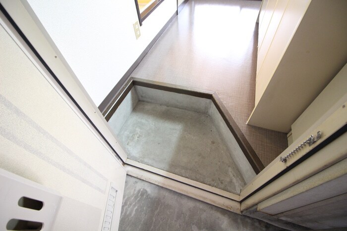 物件内観写真7　(玄関)