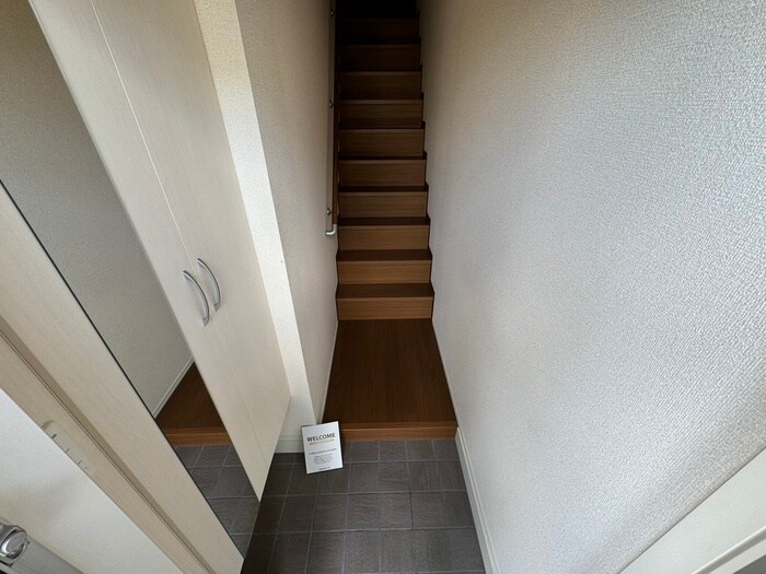 物件内観写真7　(玄関)