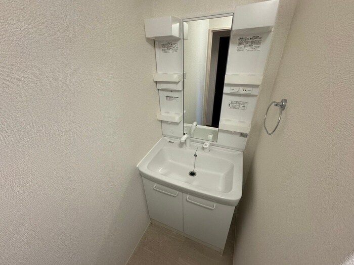 物件内観写真11　(洗面)