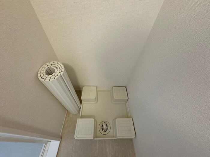 物件内観写真18　(洗濯機置場)