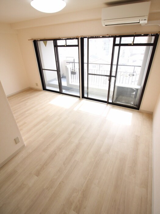 物件内観写真10　(居室)