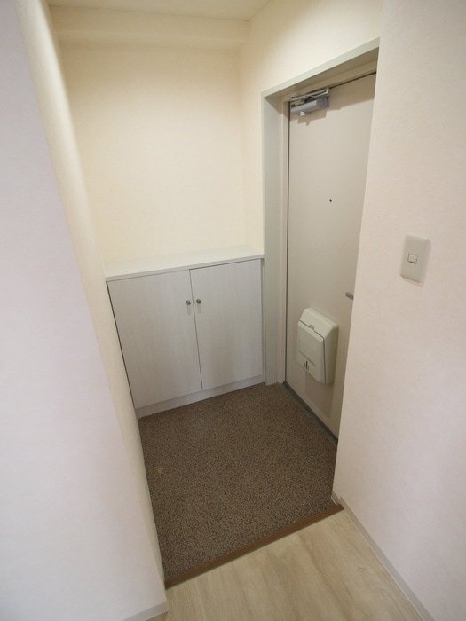 物件内観写真13　(玄関)