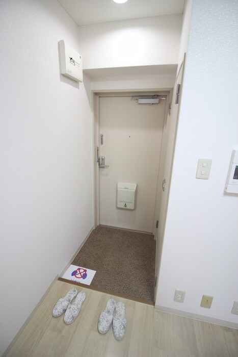 物件内観写真16　(玄関)