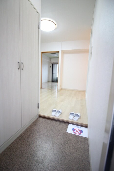 物件内観写真17　(廊下)