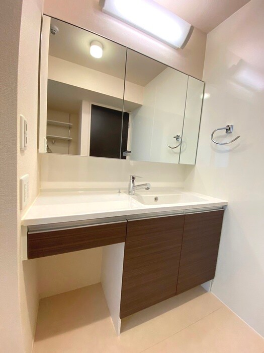 物件内観写真12　(洗面)