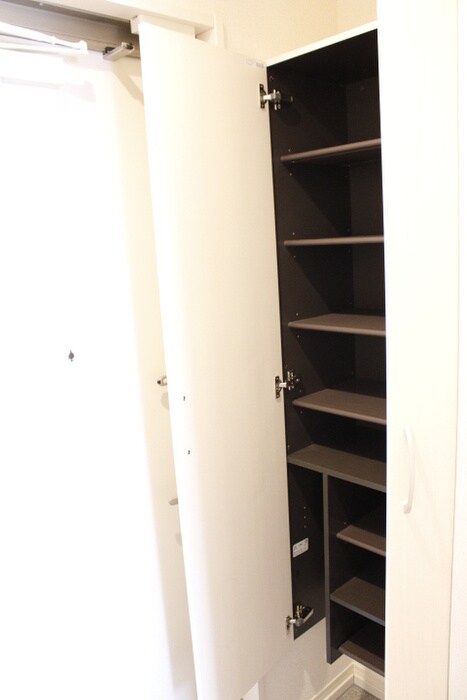 物件内観写真18　(靴箱)