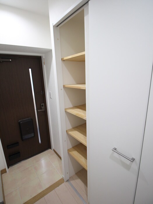 物件内観写真15　(靴箱)