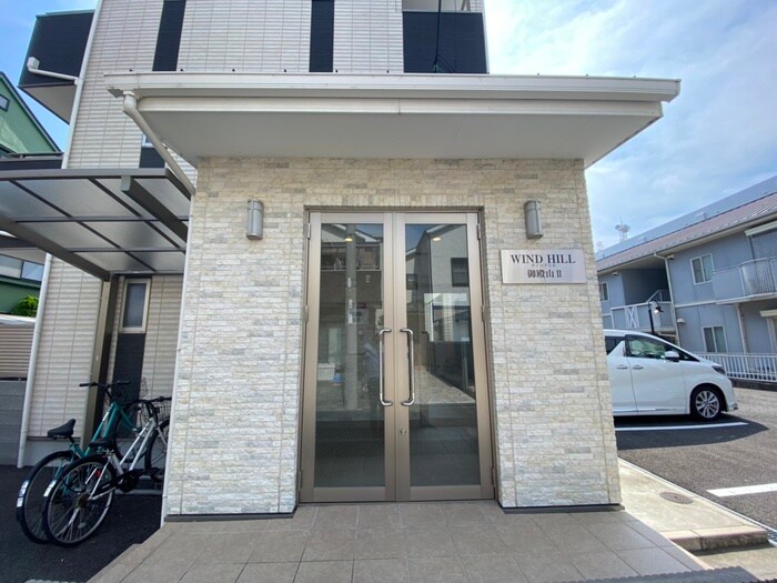 物件外観写真4　(エントランス部分)