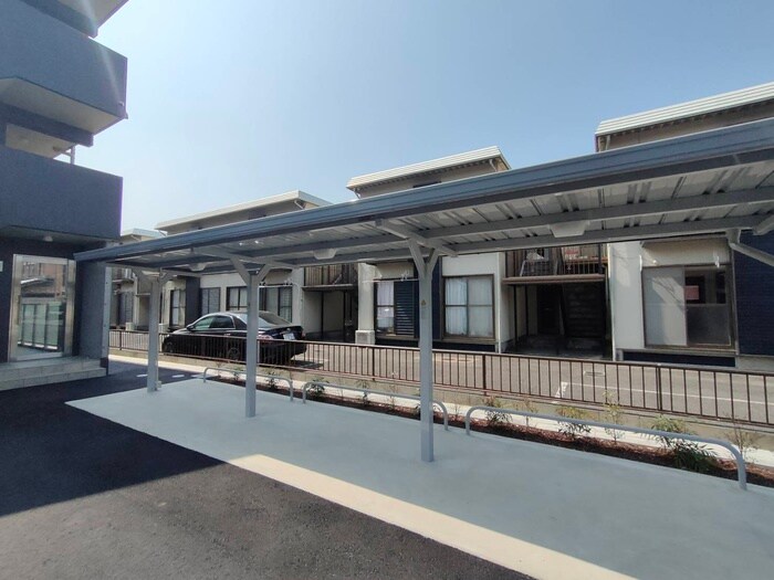 物件外観写真5　(駐輪場)