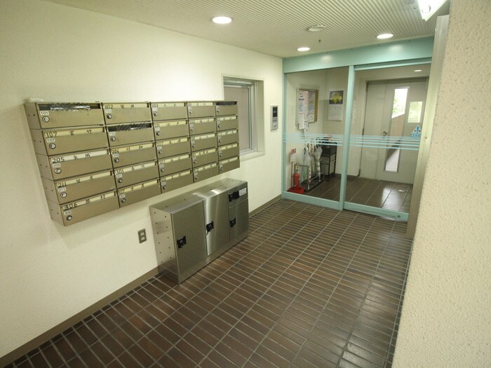 物件外観写真4　(エントランス部分)