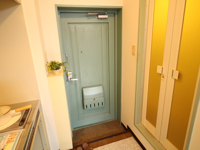 物件内観写真12　(玄関)