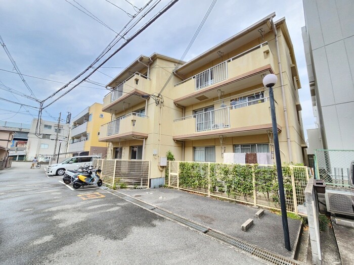 物件外観写真4　(駐車場)