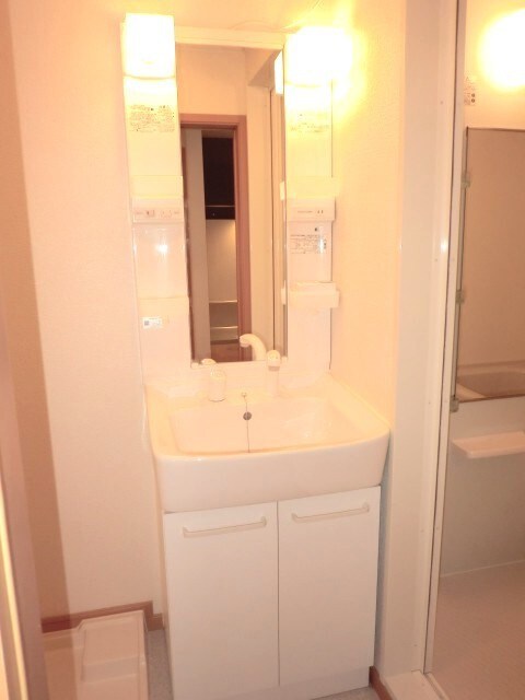 物件内観写真8　(洗面)