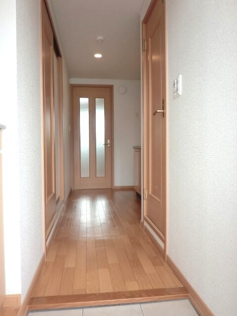 物件内観写真14　(玄関)