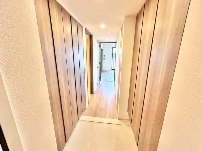 物件内観写真15　(玄関)