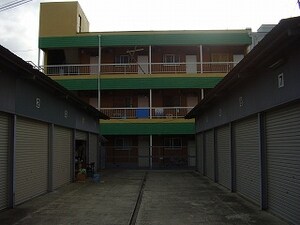 樫内マンション外観写真