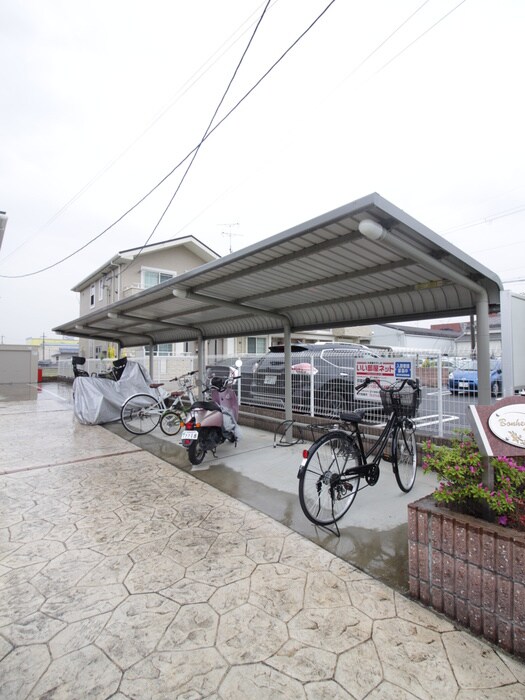 物件外観写真5　(駐輪場)