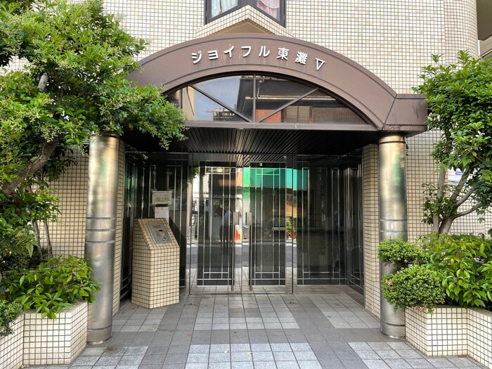 物件外観写真4　(エントランス部分)