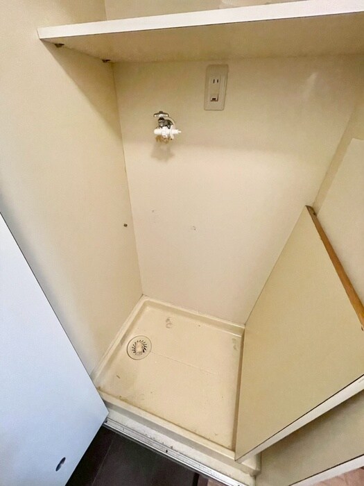 物件内観写真11　(洗濯機置場)