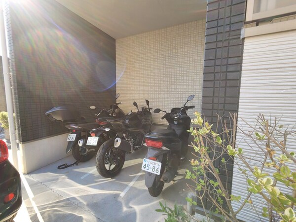 バイク置き場
