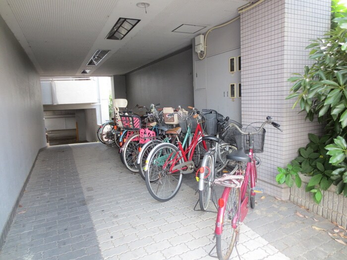 物件外観写真5　(駐輪場)