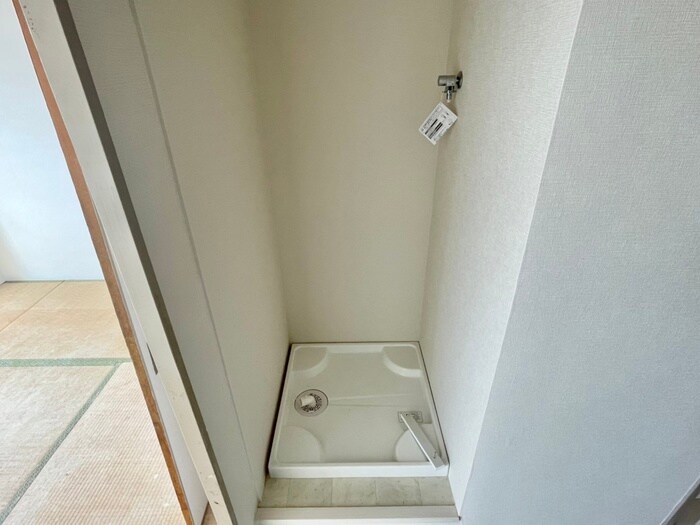 物件内観写真14　(洗濯機置場)