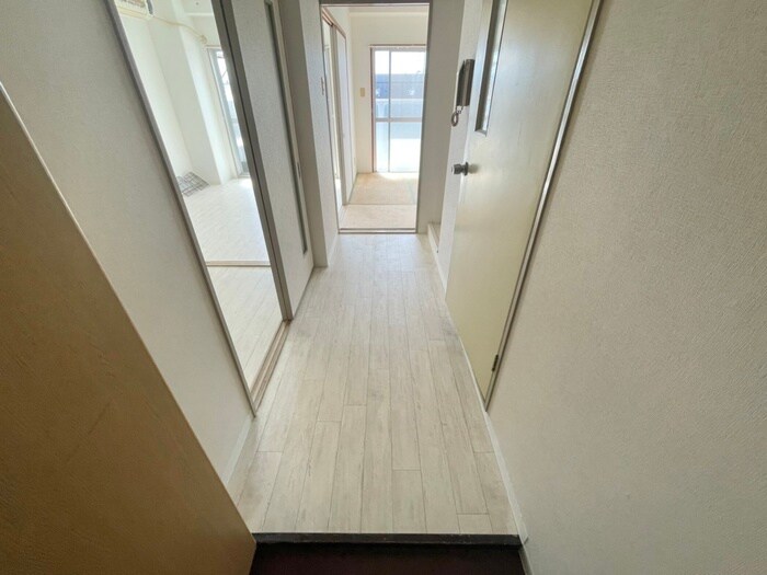 物件内観写真16　(廊下)