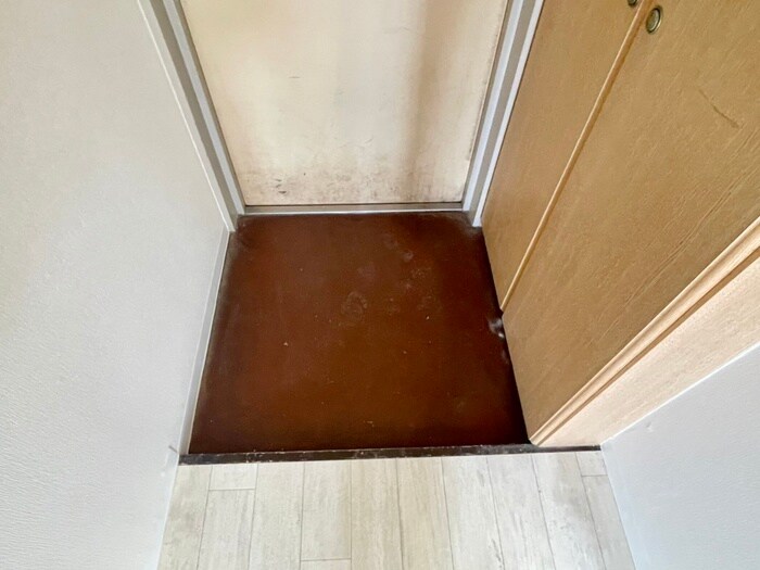 物件内観写真18　(玄関)