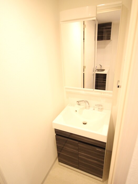 物件内観写真8　(洗面)