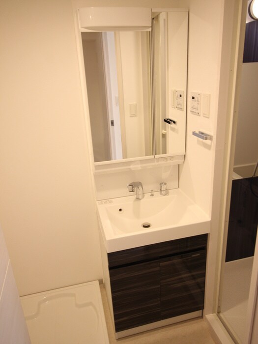 物件内観写真8　(洗面)