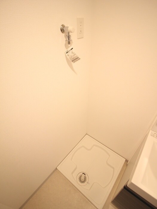 物件内観写真11　(洗濯機置場)