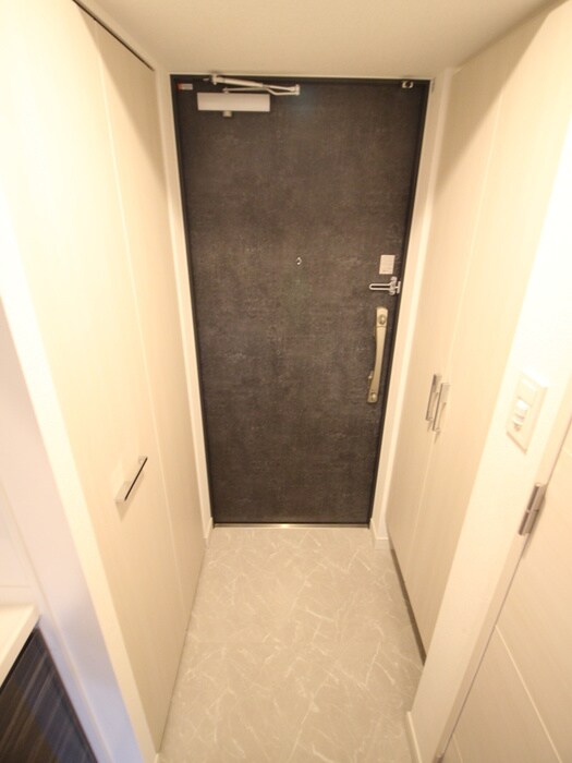 物件内観写真16　(玄関)