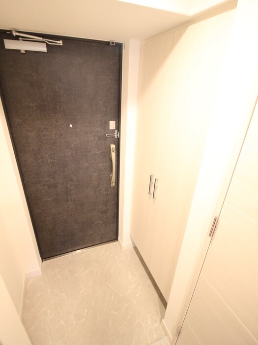物件内観写真16　(玄関)
